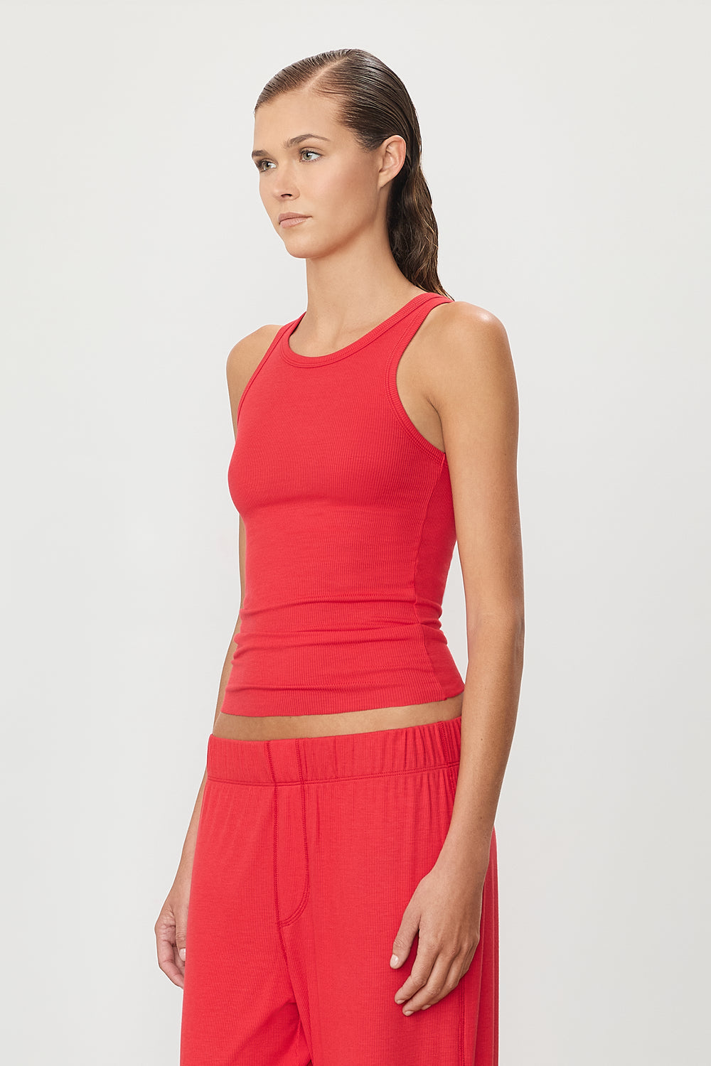 Éterne High Neck Fitted Tank, Rouge