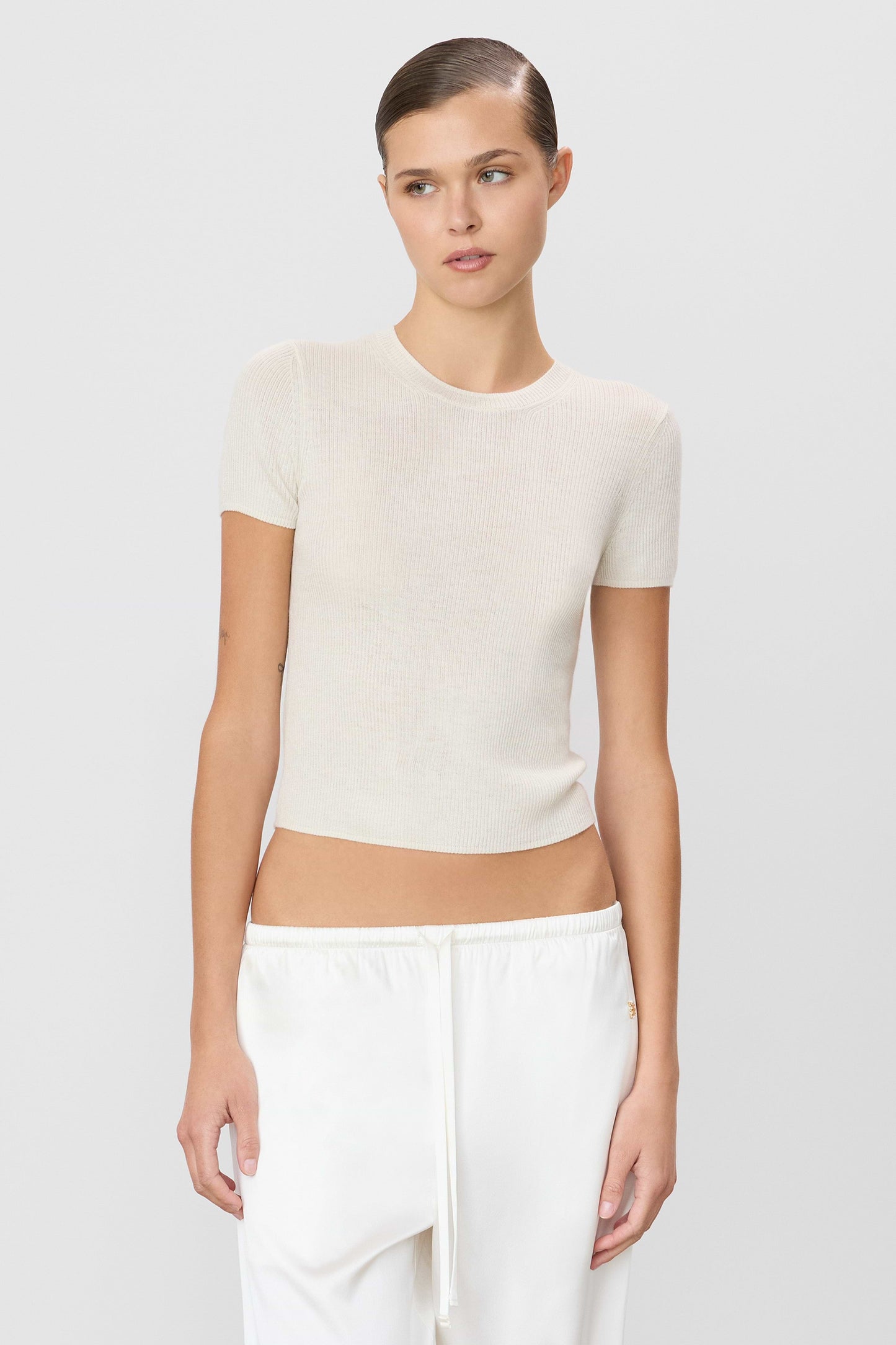 Éterne Rib Stitch Baby Tee, Cashmere, Bone