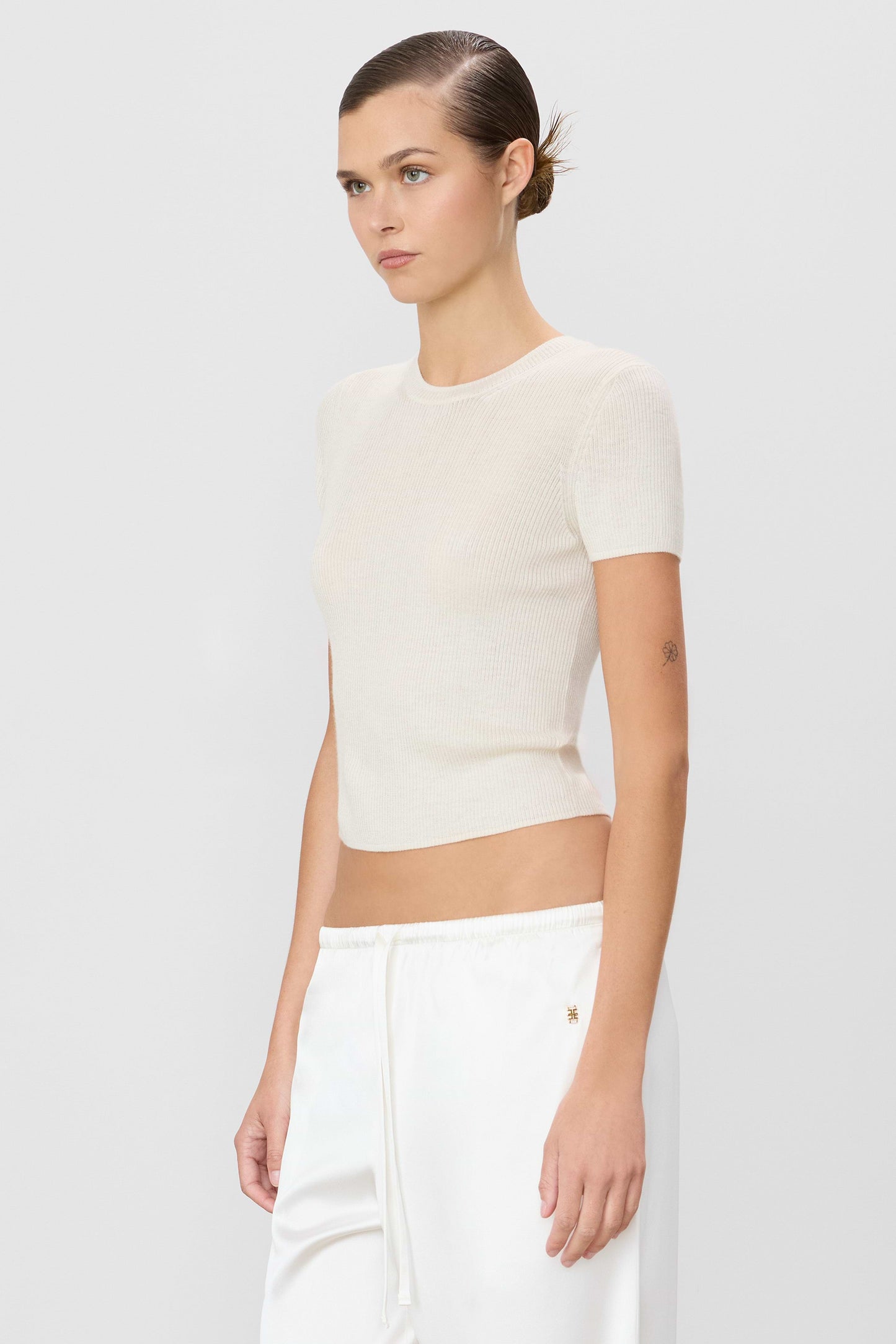 Éterne Rib Stitch Baby Tee, Cashmere, Bone